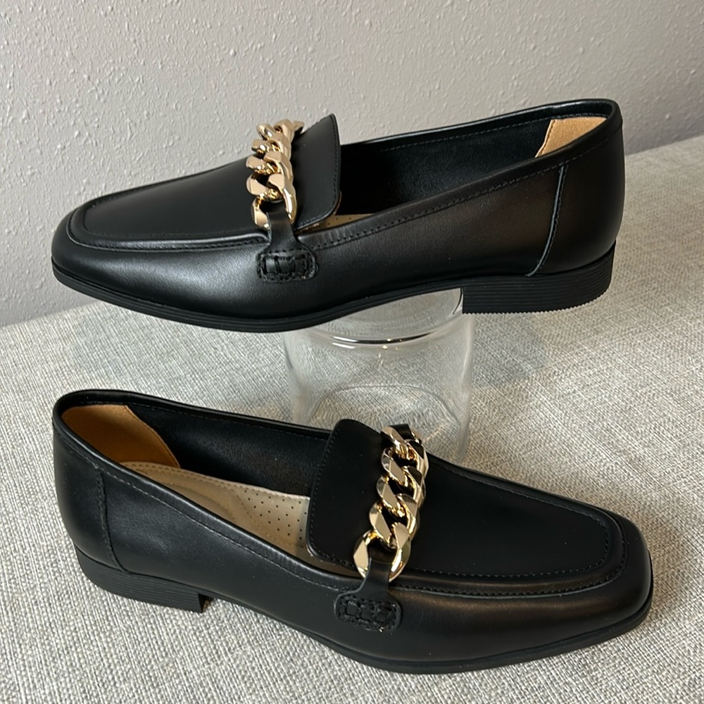 Lands end black loafer with gold chain buckle Size 9